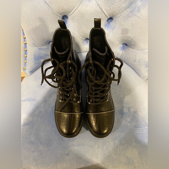 NWOT Croc Embossed Combat Boots - Picture 5 of 7